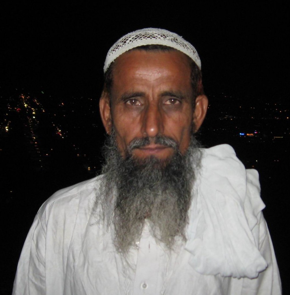 Abdul Rehman - Adhi Sargal (Karachi)